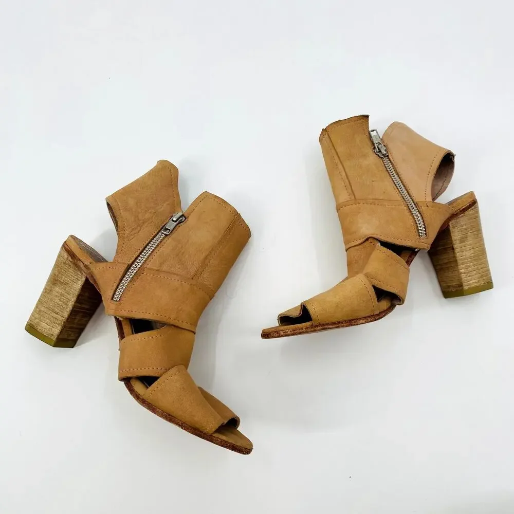 Free People 39 tan cutout Leather Heeled Sandal